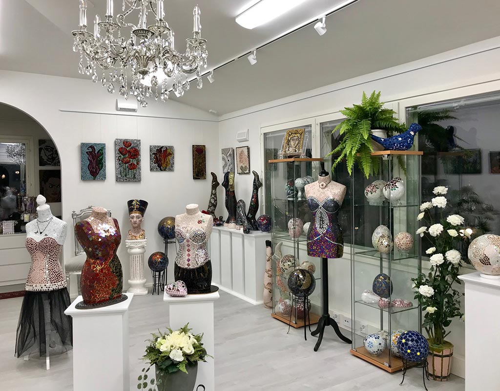 Kaarteen sotamuseo ja TeijArt mosaiikkigalleria - Lohja - Nähtävyydet & Käyntikohteet - Uusimaa - Kylään.fi - Kylämatkailun tietopankki