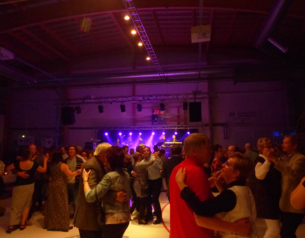 Lapinlahden Juusto- ja viinijuhlat - Lapinlahti - Tapahtumat & Teatterit - Pohjois-Savo - Kylään.fi - Kylämatkailun tietopankki